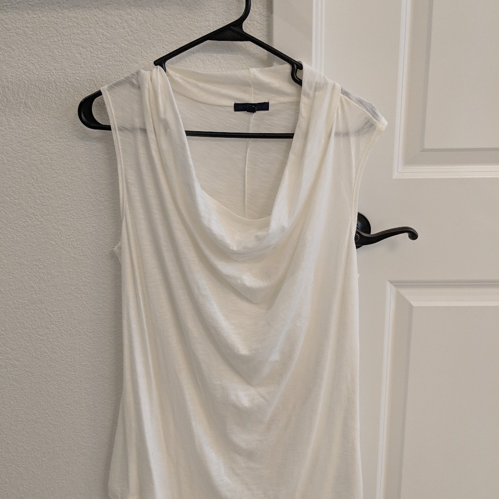 Gap sleeveless top